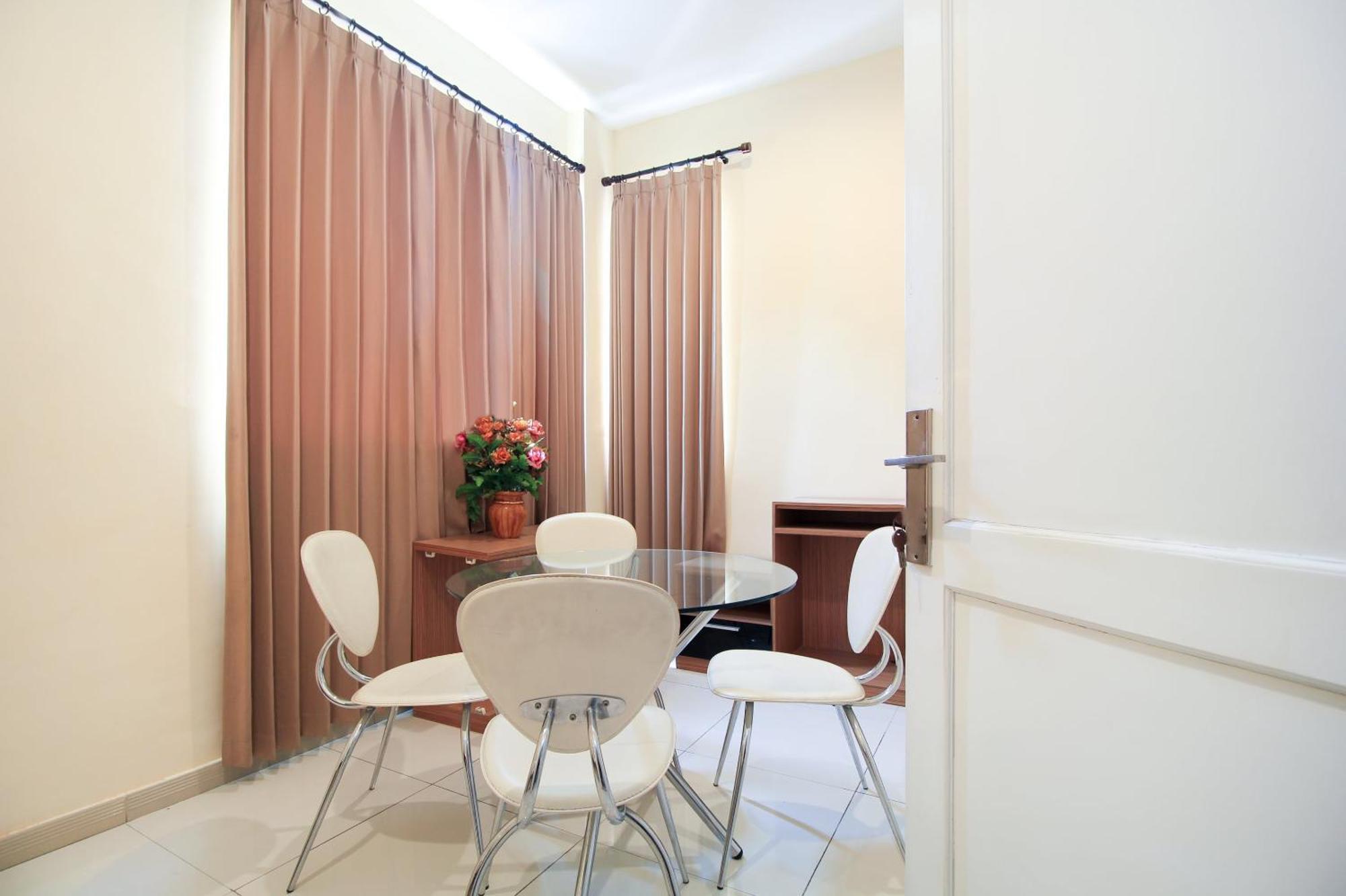Super Oyo Capital O 175 K-60 Residence Surabaya Ngoại thất bức ảnh