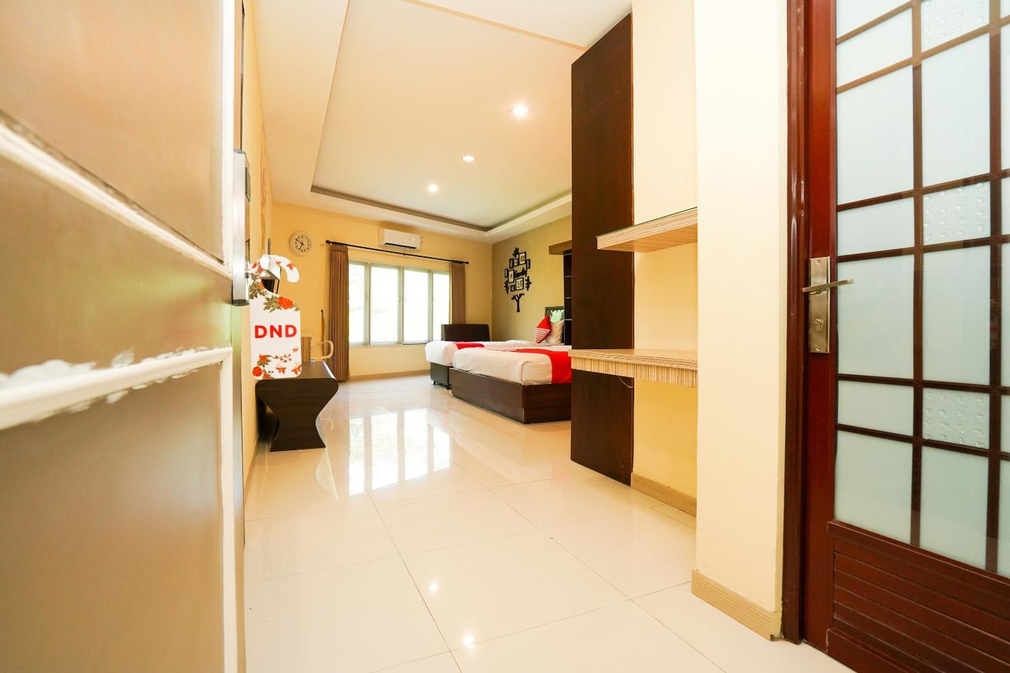 Super Oyo Capital O 175 K-60 Residence Surabaya Ngoại thất bức ảnh
