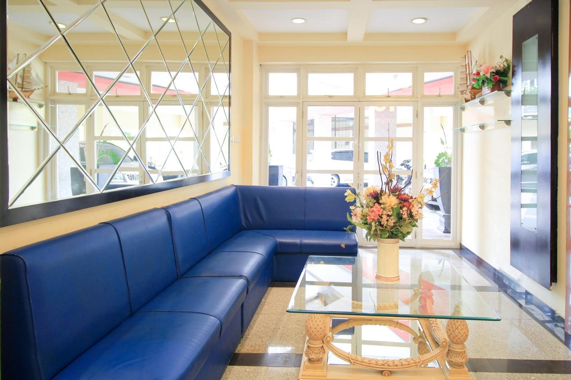 Super Oyo Capital O 175 K-60 Residence Surabaya Ngoại thất bức ảnh